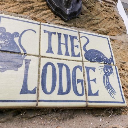 The Lodge Γουίτμπι Εξωτερικό φωτογραφία
